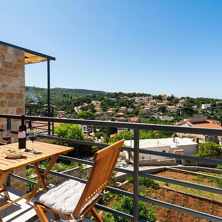 1 Bedroom In * Splitska